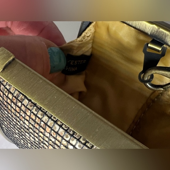 Unlisted Kenneth Cole VTG Evening Clutch Purse Bling Shiny Chain - Picture 8 of 10